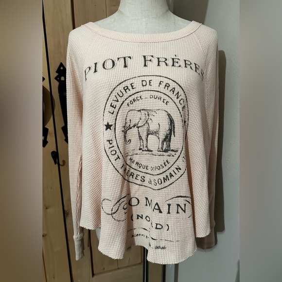 Free People Graphic Elephant Waffle Knit Long Sleeve Top Pink Peach - Picture 2 of 6
